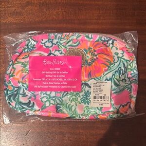 NWT Lilly Pulitzer Tropical Floral Pouch